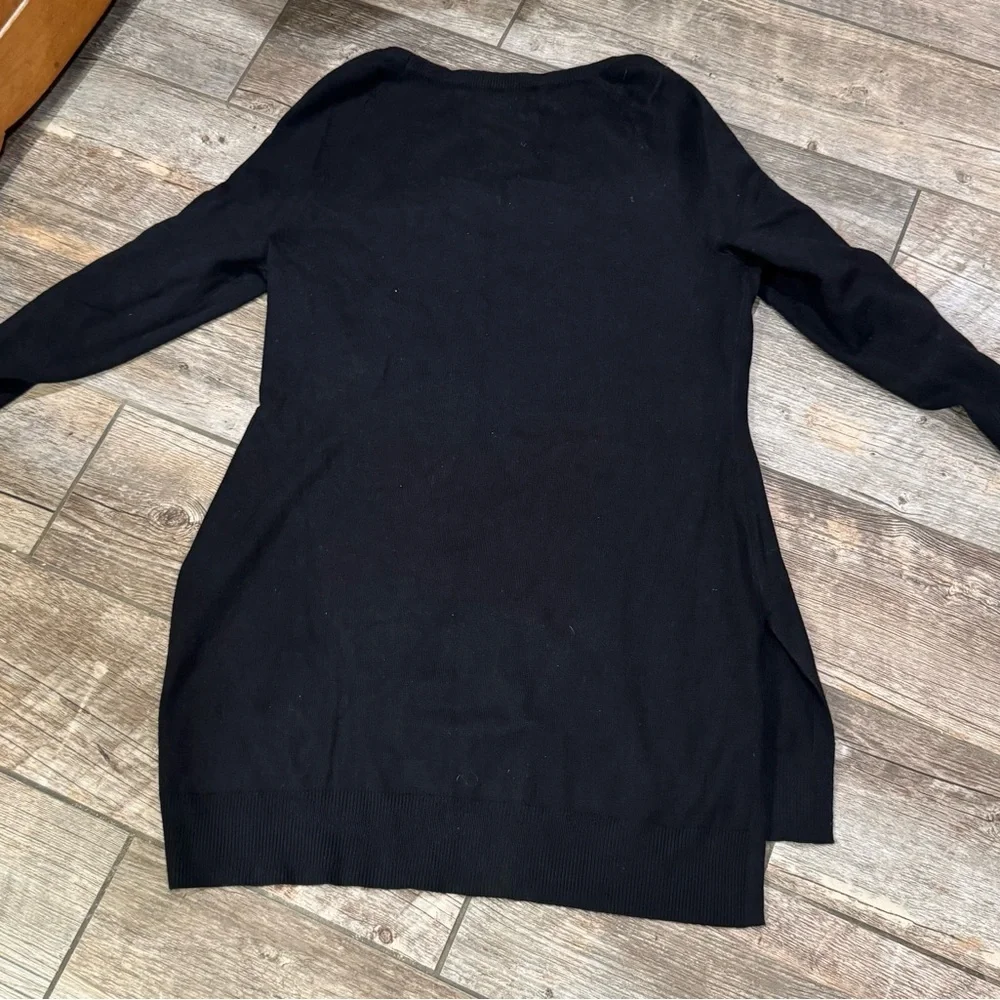 Black Long Sleeve Sweater​